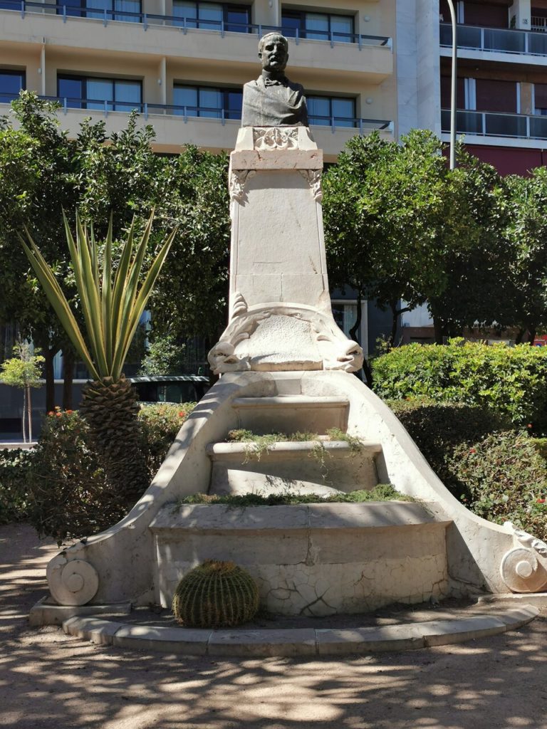 Monumento al Marqués de Guadiaro in Malaga